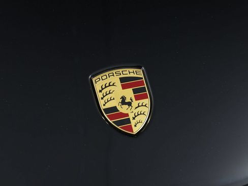 Certified 2023 Porsche Macan S AWD/4WD image 29