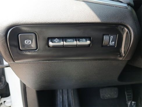 Used 2024 Buick Enclave Premium image 20