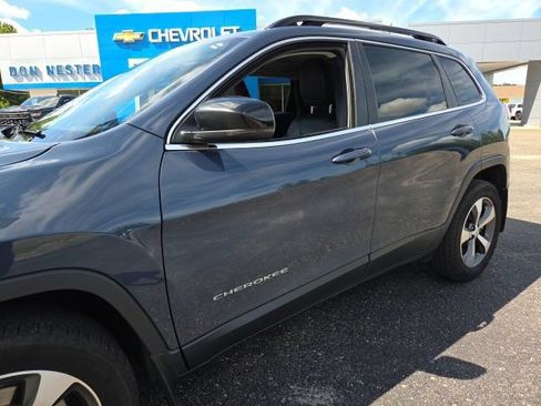 Used 2022 Jeep Cherokee Limited w/ Trailer Tow Group AWD/4WD image 36