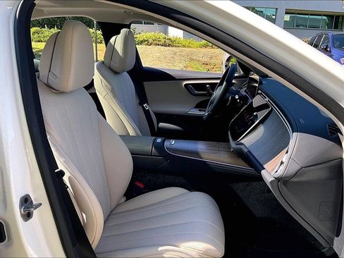 Used 2026 Mercedes-Benz E 350 4MATIC Sedan image 7