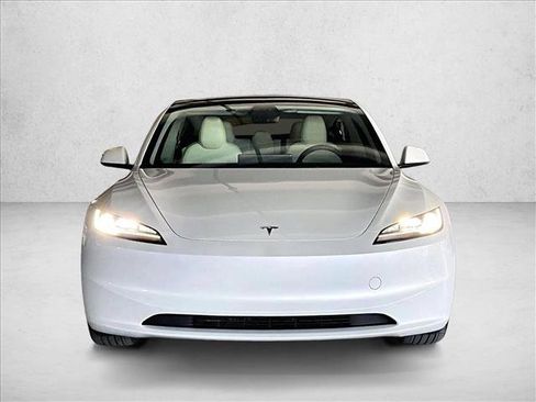 Used 2025 Tesla Model 3 Long Range RWD image 3