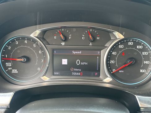 Used 2023 Chevrolet Traverse RS FWD image 24