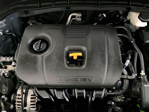 Used 2025 Kia Soul LX w/ LX Technology Package FWD image 30