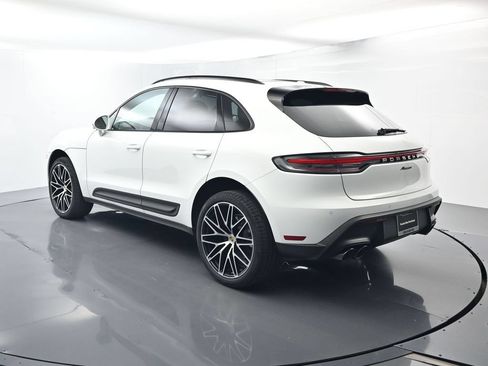 Certified 2026 Porsche Macan AWD/4WD image 3