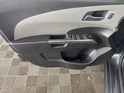 Used 2018 Chevrolet Sonic Premier FWD image 18