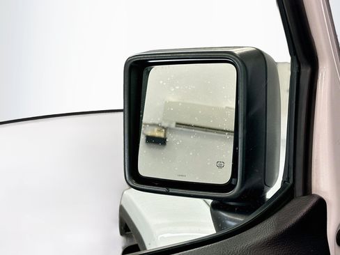 Used 2020 Jeep Wrangler Unlimited Sahara AWD/4WD image 16