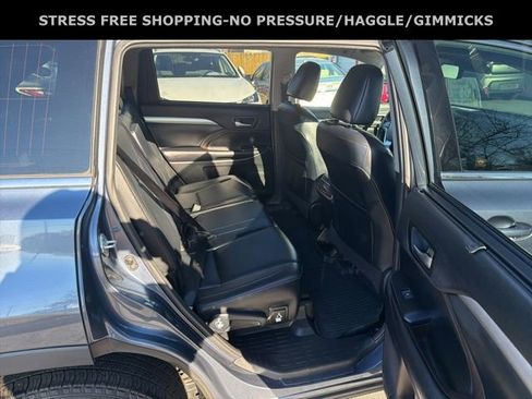 Used 2019 Toyota Highlander XLE image 31