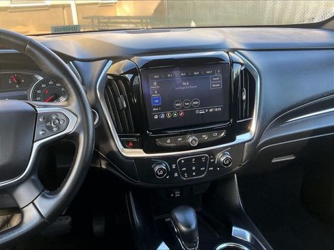Used 2023 Chevrolet Traverse LT w/ LT Premium Package AWD/4WD image 18