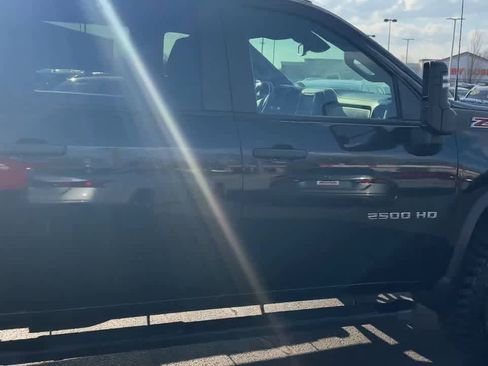 Used 2024 Chevrolet Silverado 2500 Custom w/ Custom Convenience Package image 8