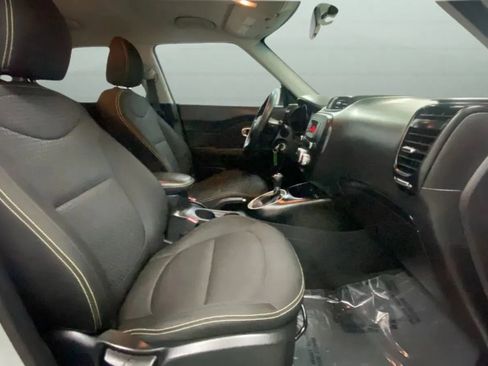 Used 2015 Kia Soul + FWD image 22