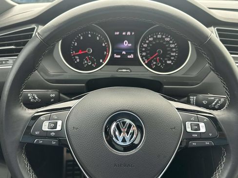 Used 2021 Volkswagen Tiguan SE R-Line FWD image 23