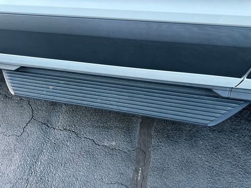 Used 2018 Ford Transit 350 XLT image 25