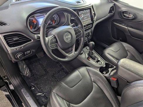 Used 2020 Jeep Cherokee Limited image 12