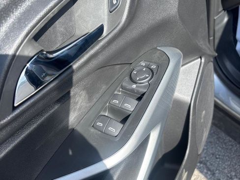 Used 2026 Chevrolet Trax RS w/ Sunroof Package FWD image 21