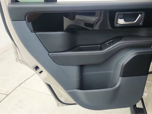 Used 2024 INEOS Grenadier Fieldmaster Edition image 34