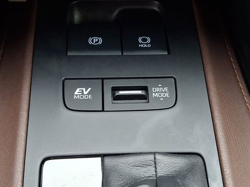 Certified 2021 Toyota Venza Limited w/ Activity Package (TMS) AWD/4WD image 29