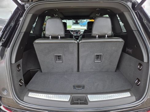 Used 2023 Cadillac XT6 Premium Luxury w/ Technology Package FWD image 31