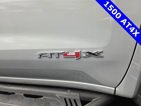 Used 2024 GMC Sierra 1500 AT4X image 15