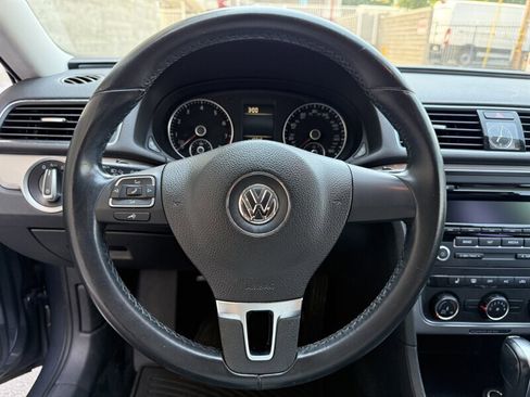 Used 2014 Volkswagen Passat 1.8T Wolfsburg Edition image 15