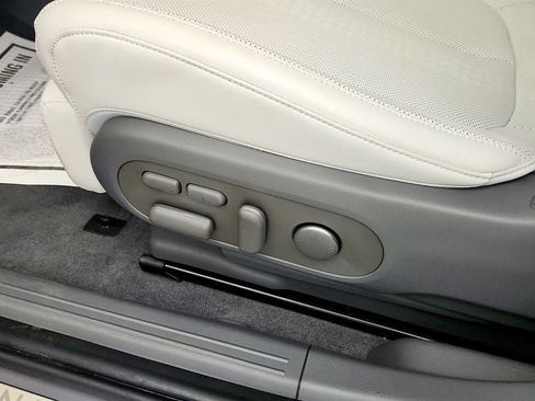 Used 2025 Hyundai Ioniq 5 Limited image 11