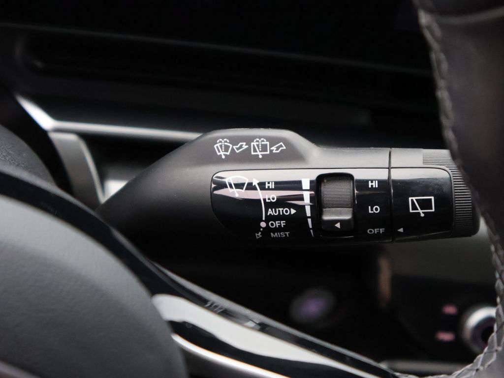 Used 2025 Kia Carnival SX FWD image 33