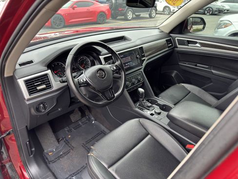 Used 2018 Volkswagen Atlas SE image 16