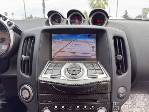 Used 2014 Nissan 370Z Touring w/ Sport Package RWD image 19