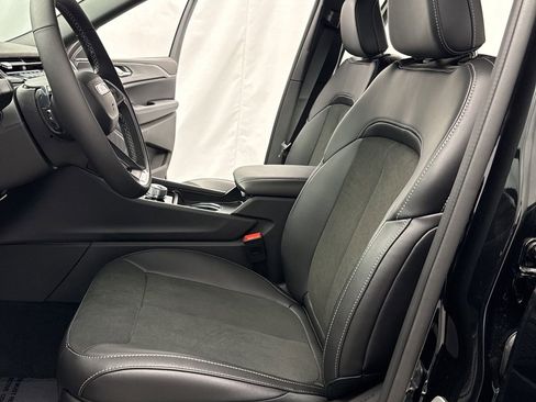 New 2025 Jeep Grand Cherokee Altitude AWD/4WD image 9