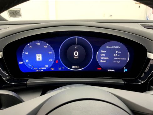 Used 2025 Porsche Macan Electric image 24