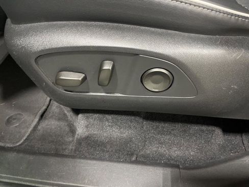 Certified 2025 Buick Enclave Preferred AWD/4WD image 15