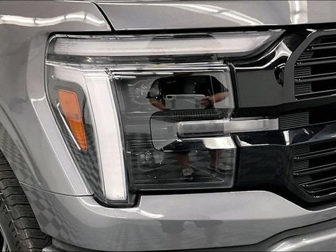 Used 2025 Ford F150 Platinum AWD/4WD image 36