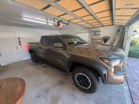 Used 2026 Toyota Tacoma TRD Off-Road AWD/4WD image 2