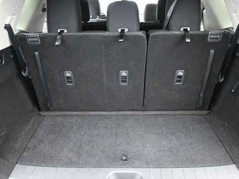 Used 2024 Nissan Pathfinder S image 14