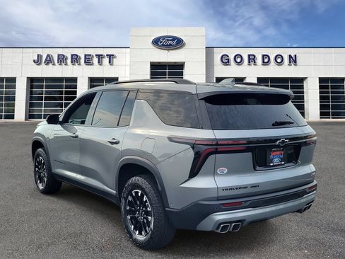 Used 2024 Chevrolet Traverse Z71 w/ Enhanced Driving Package AWD/4WD image 3