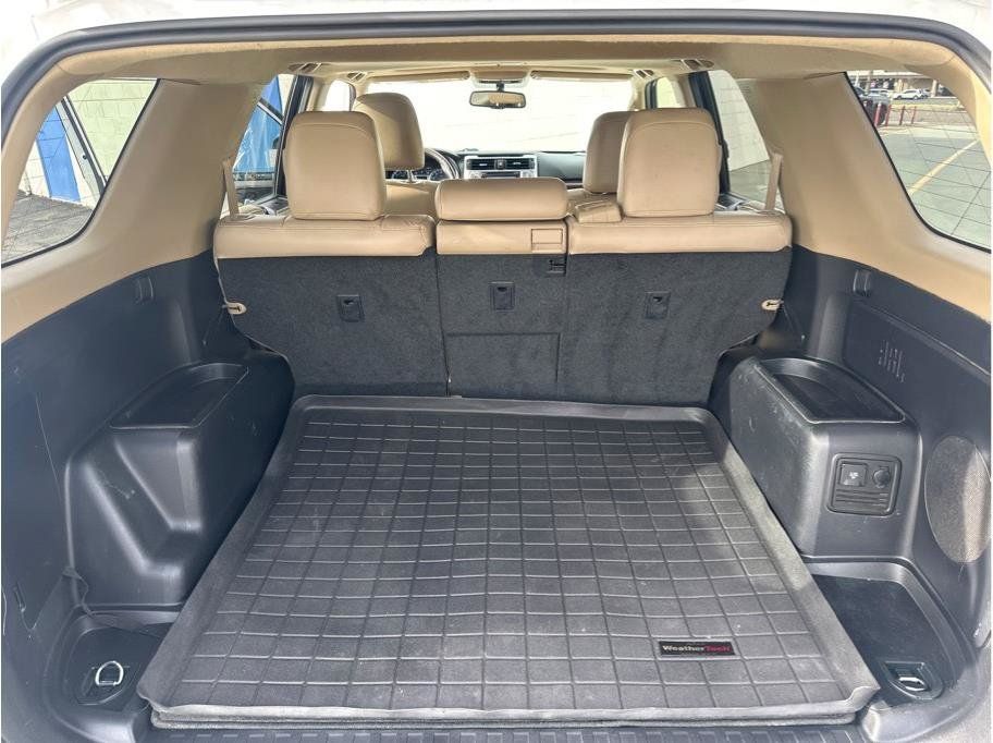 Used 2015 Toyota 4Runner Limited AWD/4WD image 28