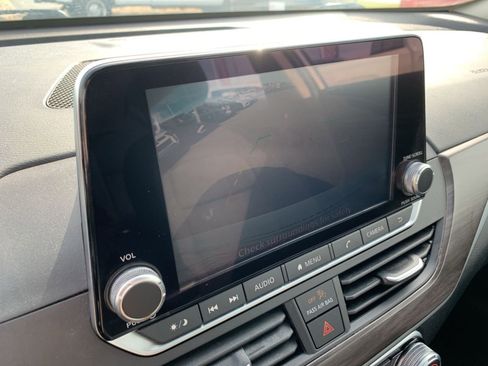 Used 2024 Nissan Altima 2.5 SV image 19