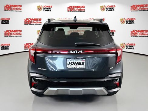 Certified 2025 Kia Seltos EX w/ EX Sunroof Package AWD/4WD image 17