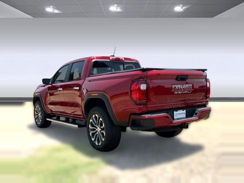 Used 2024 GMC Canyon Denali AWD/4WD image 3