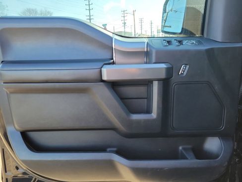 Used 2017 Ford F150 XLT w/ Equipment Group 302A Luxury AWD/4WD image 17