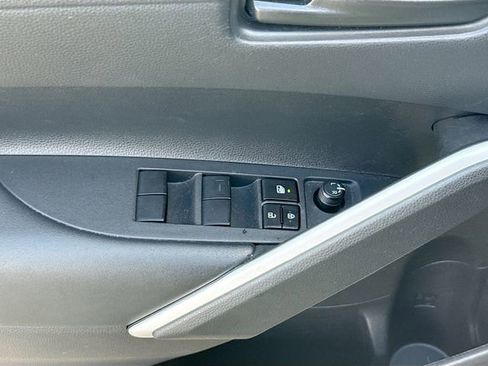 Used 2024 Toyota Corolla Cross LE FWD image 17