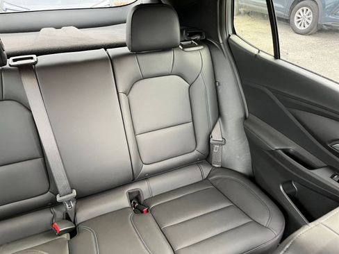 Used 2025 Buick Envista Sport Touring image 36