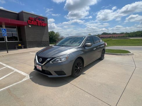 Used 2019 Nissan Sentra SV FWD image 2