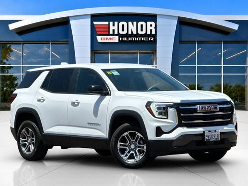 Used 2025 GMC Terrain Elevation AWD/4WD image 2