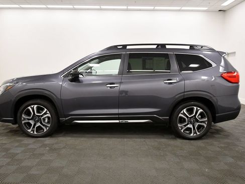 Used 2025 Subaru Ascent Touring AWD/4WD image 4