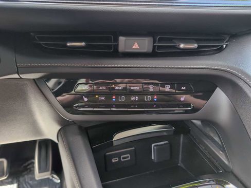 Used 2023 Buick Envision Preferred w/ Sport Touring Package AWD/4WD image 17
