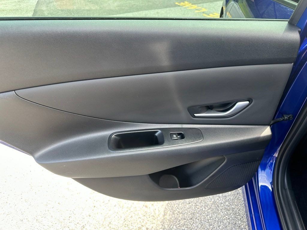 Certified 2023 Hyundai Elantra SEL w/ Convenience Package FWD image 11