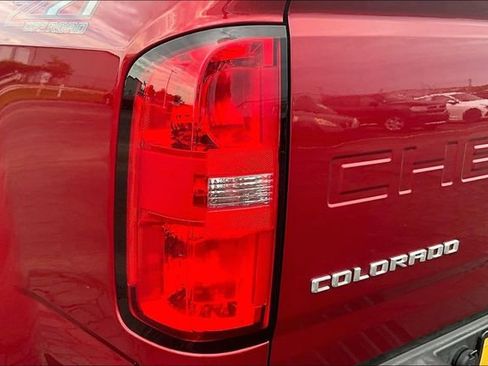 Used 2022 Chevrolet Colorado Z71 AWD/4WD image 24