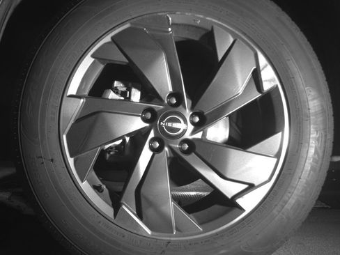 Used 2025 Nissan Rogue SV image 12