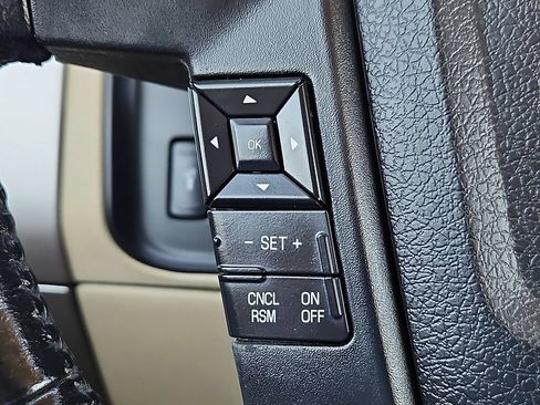Used 2017 Ford Expedition XLT RWD image 29
