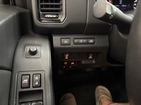 Used 2023 Nissan Frontier PRO-4X AWD/4WD image 21